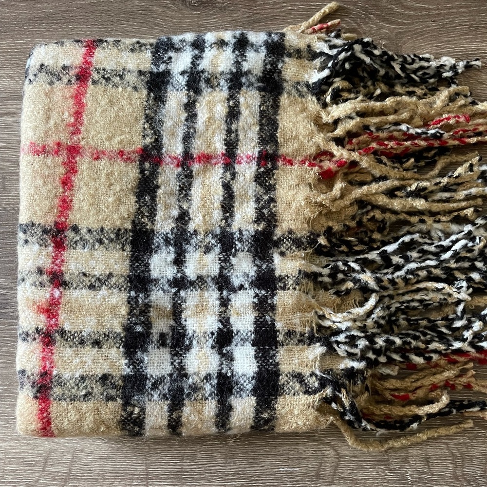 Macys plaid scarf NWT